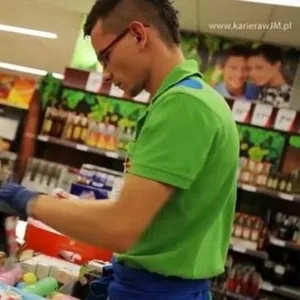 Робітник супермаркету
