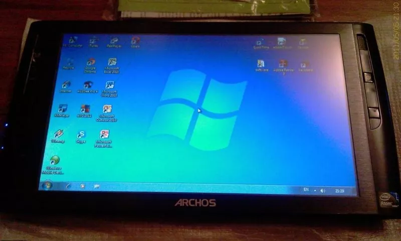 Планшет Archos 9: сенсорный экран 9 дюймов,  Intel Atom и Windows 7 3
